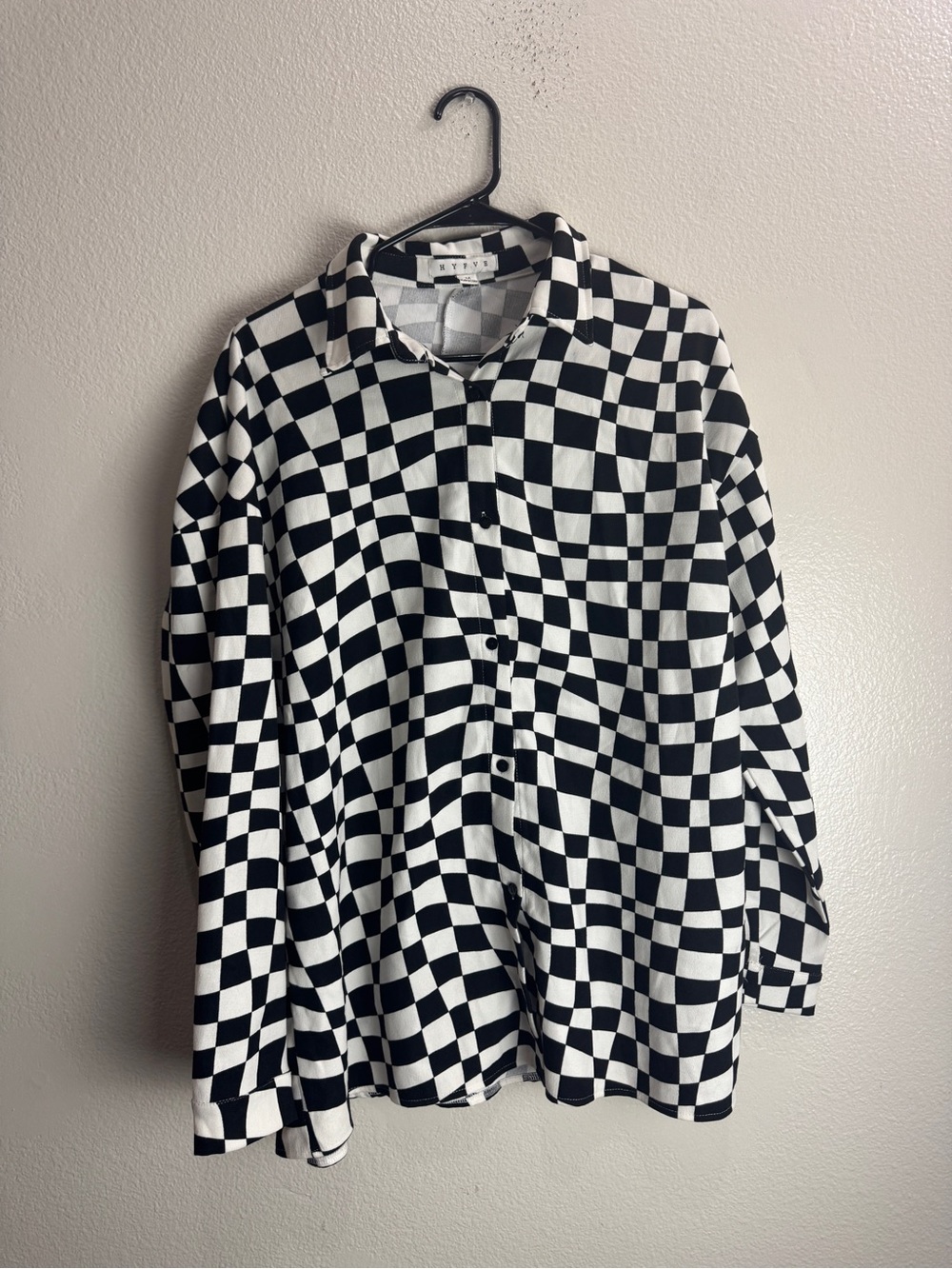 HYFVE Checkered Button Up Shirt Size Medium - Picture 1 of 9